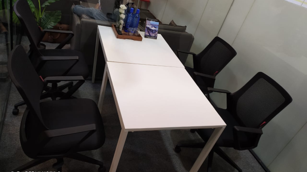 4 Seater Meeting Room