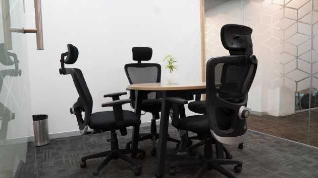 4 Seater Meeting Room