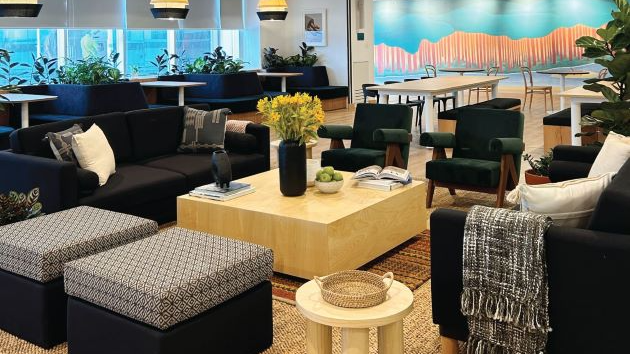 4 Seater Meeting Room