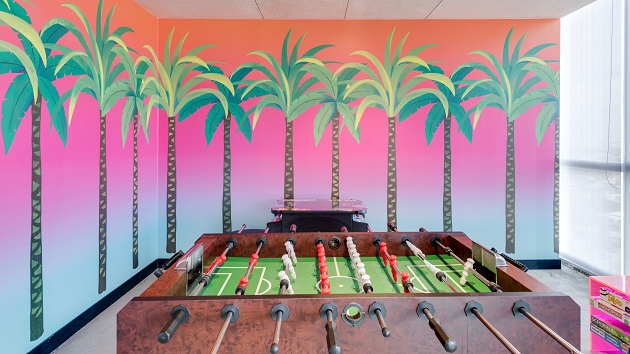 4 Seater Meeting Room