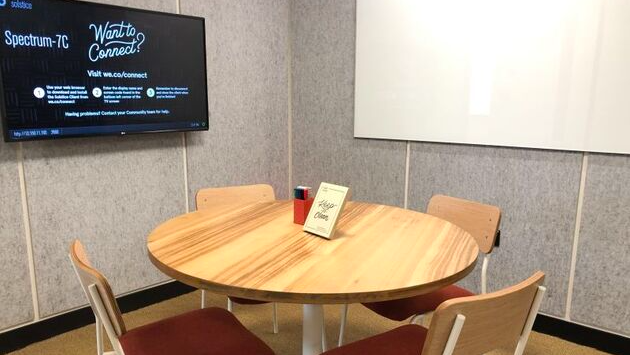 4 Seater Meeting Room