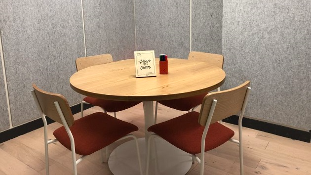 4 Seater Meeting Room