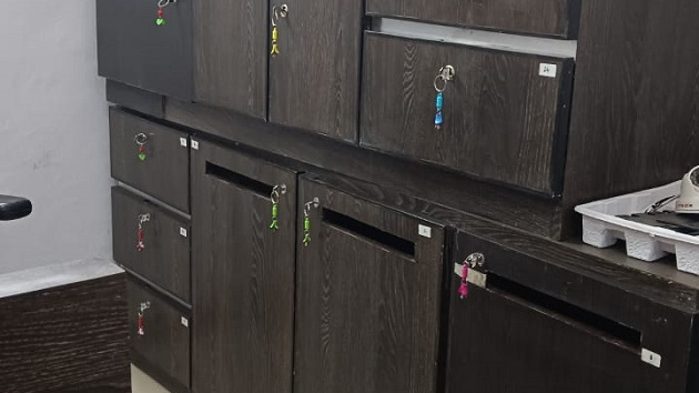 4 Seater Meeting Room 