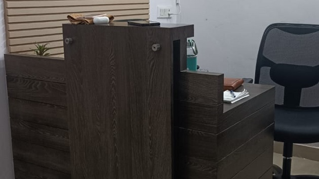 4 Seater Meeting Room 