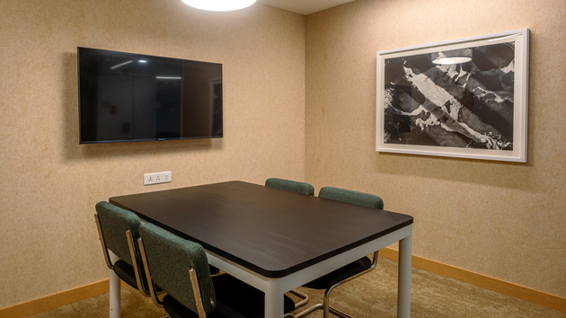 GoSpace 7649 4 Seater Meeting Room