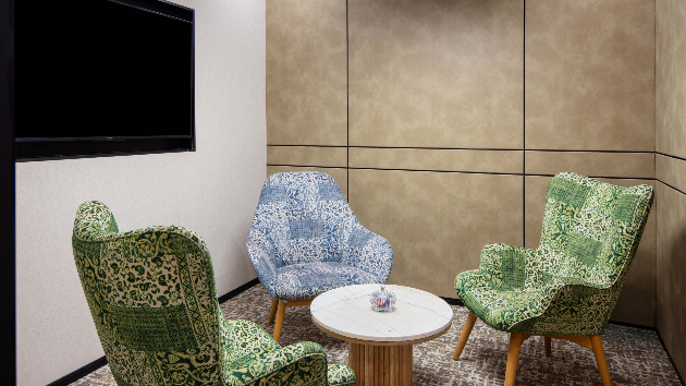 4 Seater Meeting Room in Nagavara - Corporatedge Manyata Embassy Business Park | GoSpace 21161