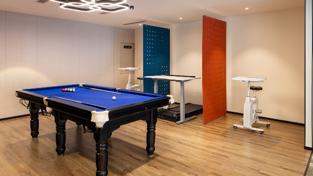 4 Seater Meeting Room