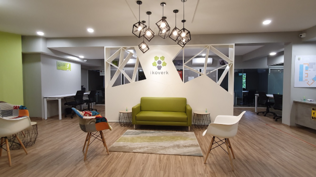 4 Seater Meeting Room