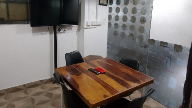 GoSpace 8038 4 Seater Meeting Room