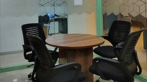 4 Seater Meeting Room