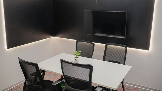 4 Seater Meeting Room
