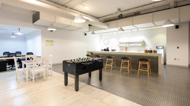 4 Seater Meeting Room