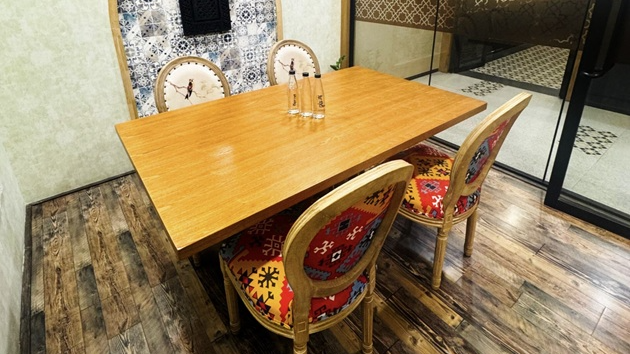 4 Seater Meeting Room