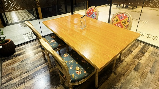 4 Seater Meeting Room