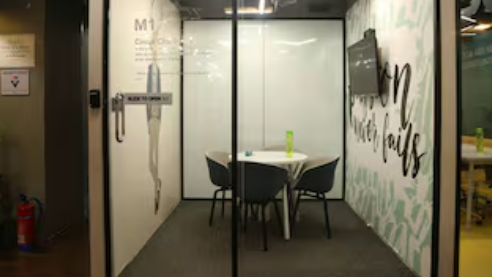 4 Seater Meeting Room
