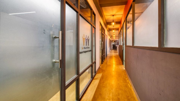 4 Seater Meeting Room