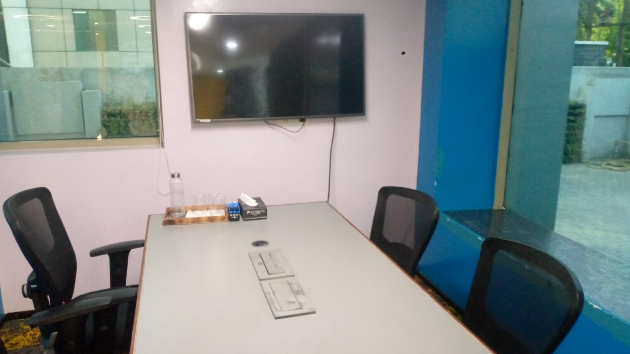 4 Seater Meeting Room in Sector 126 - Incuspaze Fortune One | GoSpace 9064