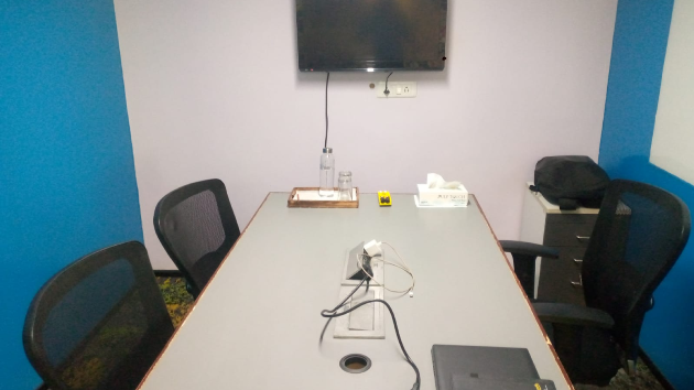 4 Seater Meeting Room in Sector 126 - Incuspaze Fortune One | GoSpace 9065