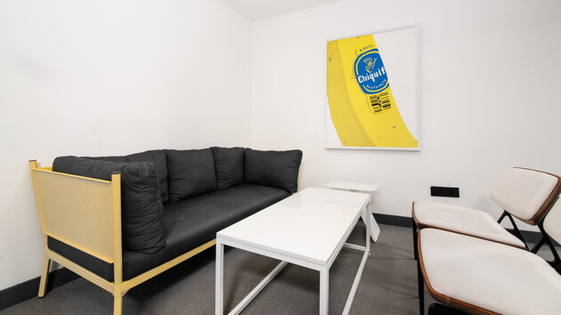 4 Seater Meeting Room