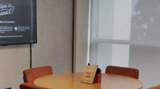 4 Seater Meeting Room