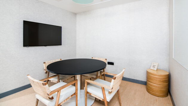 GoSpace 8576 4 Seater Meeting Room