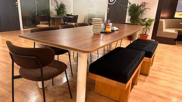 4 Seater Meeting Room