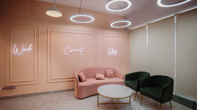 4 Seater Meeting Room