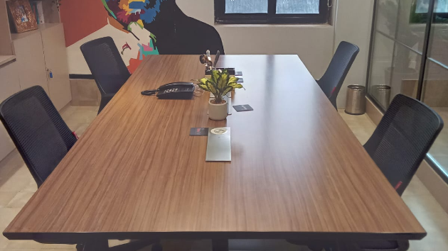 4 Seater Meeting Room