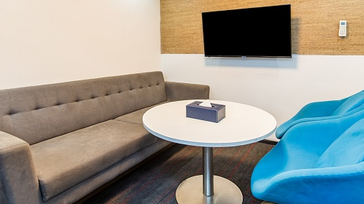 4 Seater Meeting Room