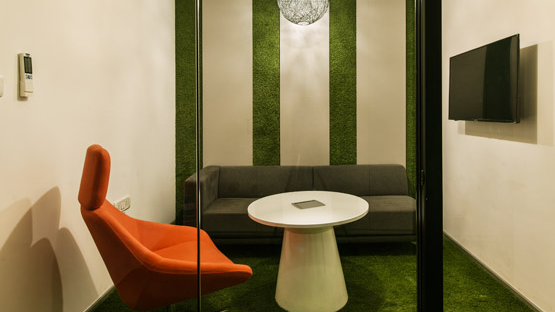 4 Seater Meeting Room