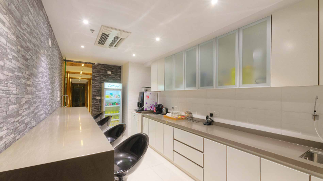 4 Seater Meeting Room