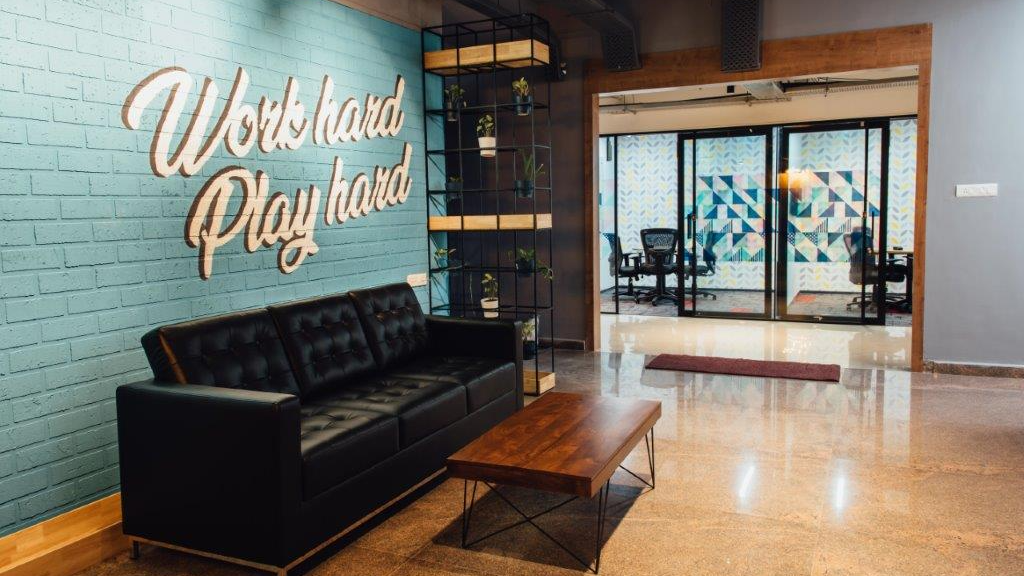 4 Seater Meeting Room