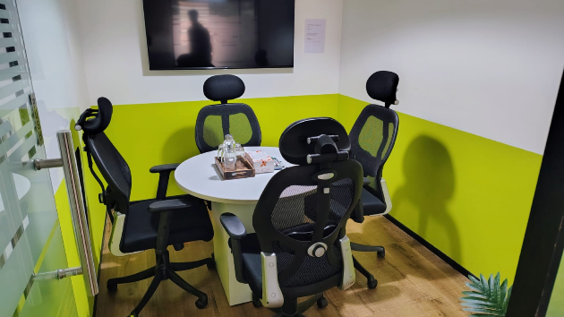 4 Seater Meeting Room in Kawdiar - Incuspaze Aspinwall | GoSpace 4291