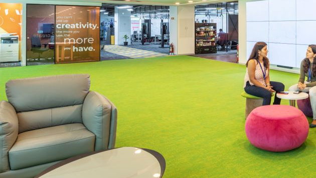 4 Seater Meeting Room