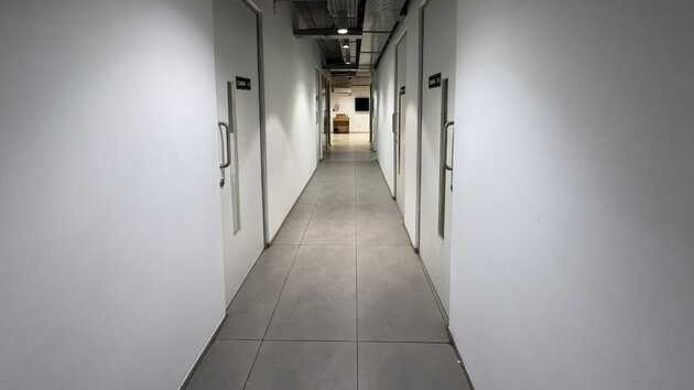 4 Seater Meeting Room