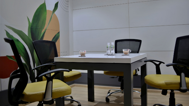 4 Seater Meeting Room