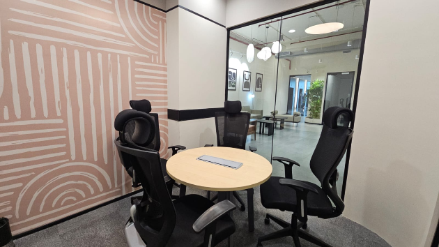 4 Seater Meeting Room