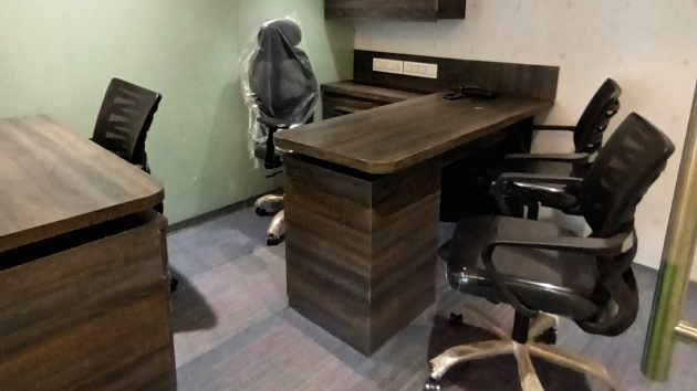 GoOffice 6313 4 Seater Private Cabin