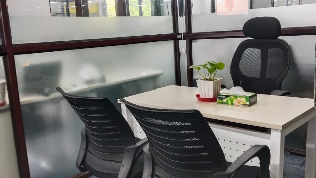 GoOffice 7465 4 Seater Private Cabin