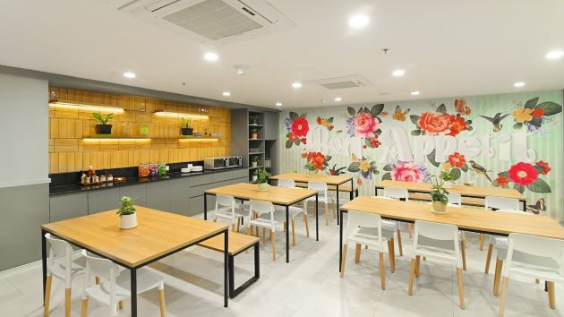 4 Seater Private Cabin