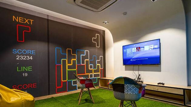 4 Seater Private Cabin 