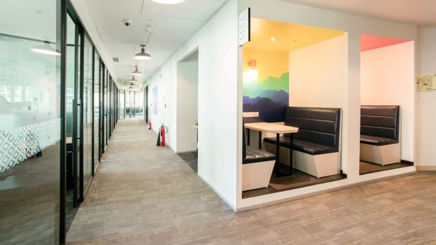 4 Seatter Private Cabin