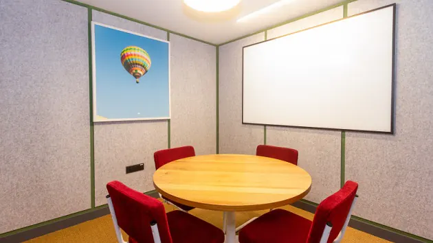 4 Seater Conference Room in Thane West - WeWork Zenia | GoSpace 7924