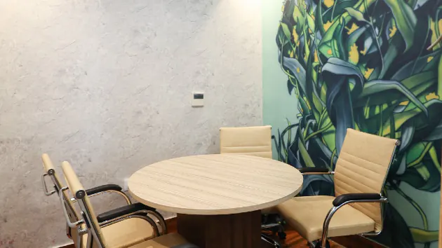 4 Seater Meeting Room in Gomti Nagar - Summit Space | GoSpace 8267