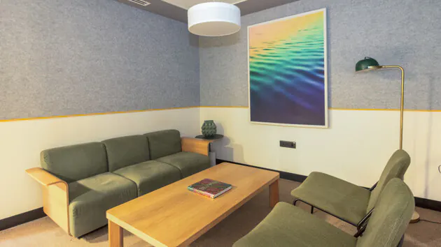 4 Seater Meeting Room in Goregaon East - WeWork Oberoi Commerz II | GoSpace 7850