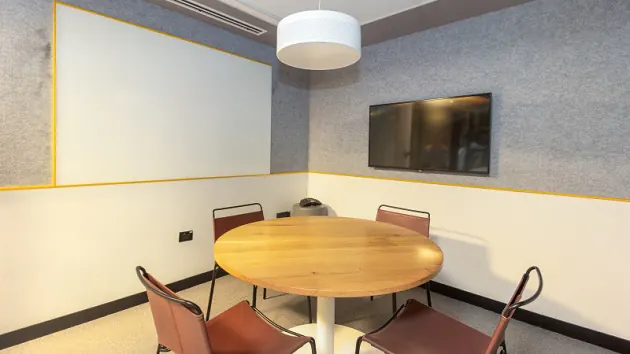 4 Seater Meeting Room