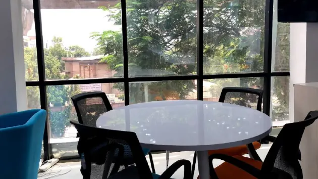 4 Seater Meeting Room