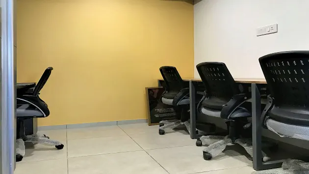 4 Seater Private Cabin in Navrangpura - Uncubate Coworking | GoOffice 4163