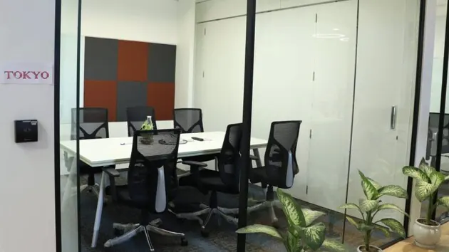 6 Seater Private Cabin in Sector 25 - India Accelerator MG Road | GoOffice 8972