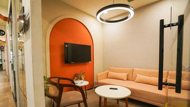 5 Seater Conference Room